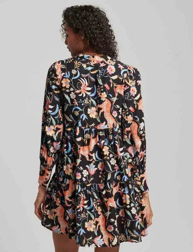 Lichte midi zomerjurk met elegante v-hals – Noor