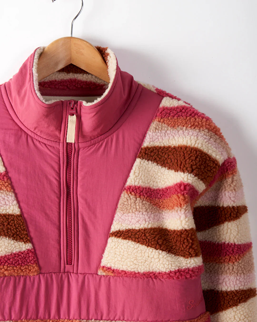 Cremekleurige damestrui met print en ronde hals – Sophie